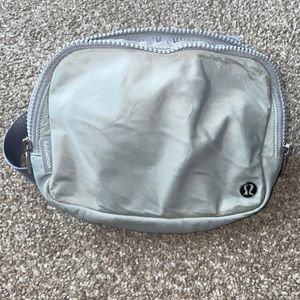 💯 Lululemon Beltbag